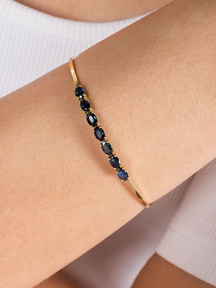 Dumom bangle blue sapphires