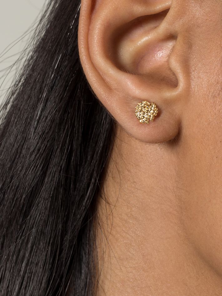 Medium berry earring
