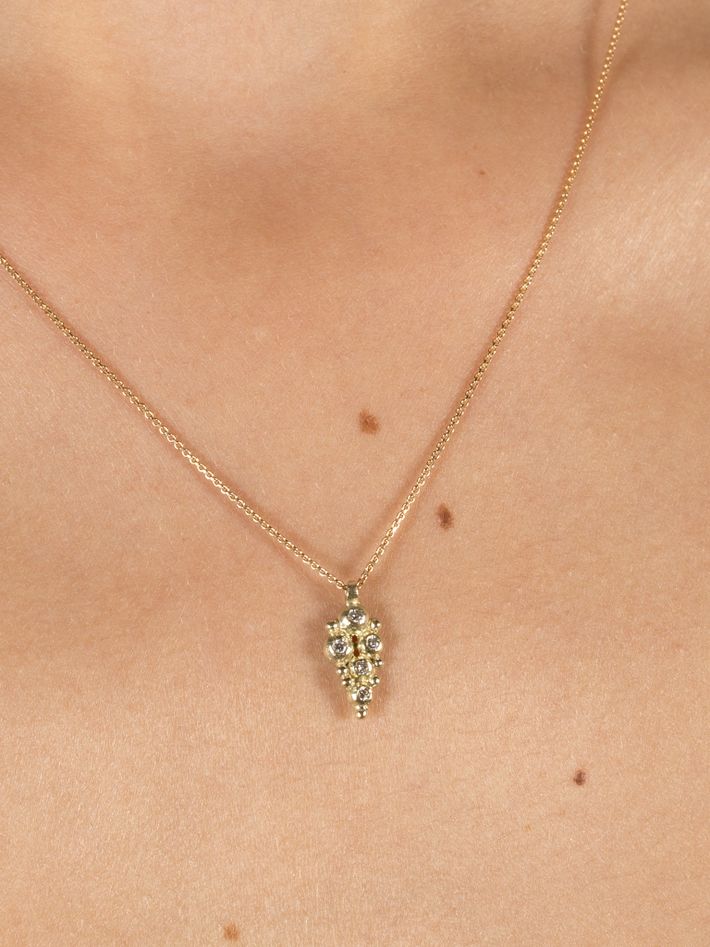 Cluster granule pendant necklace