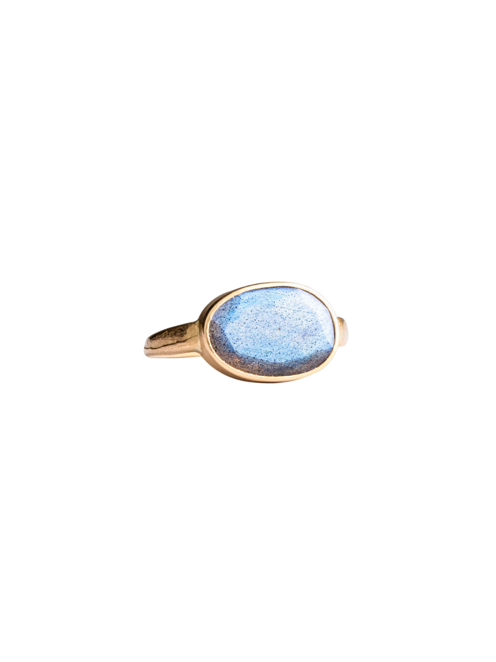 Medium labradorite protection ring