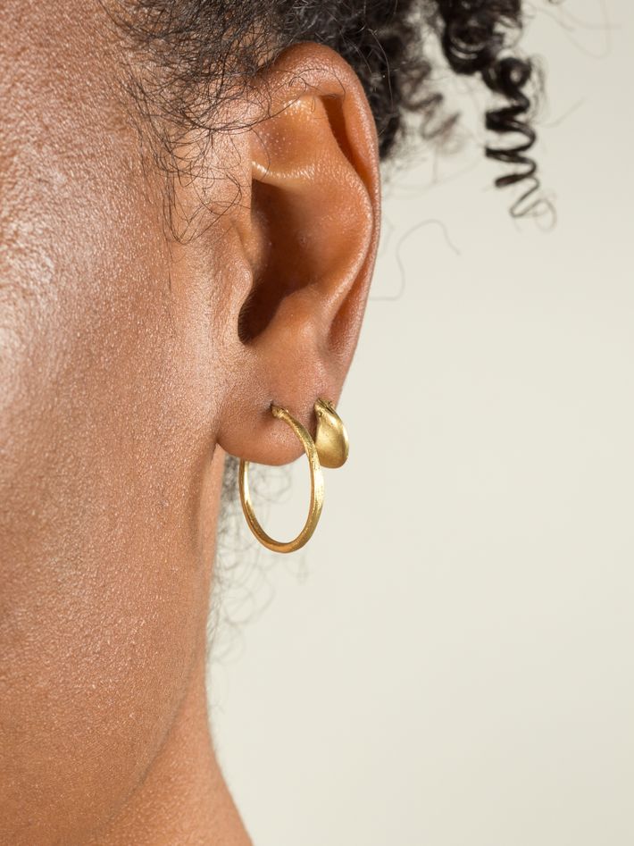 Sara cradle earrings