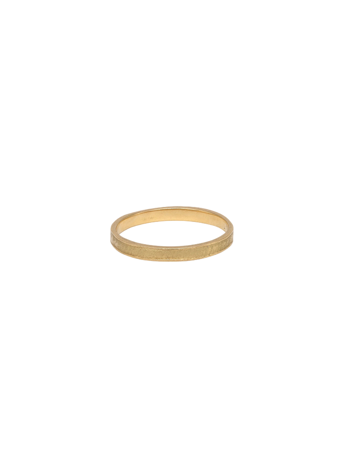 Medium edged ring