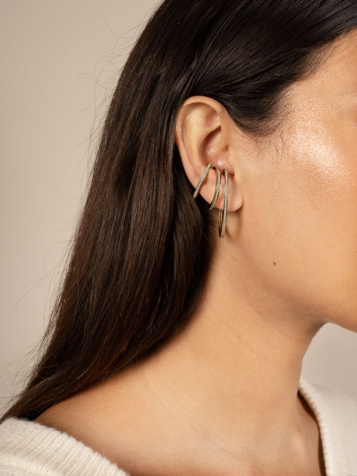 Lua earcuff with diamonds at the side