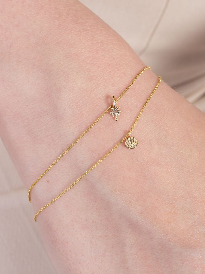 Gold petite bracelet