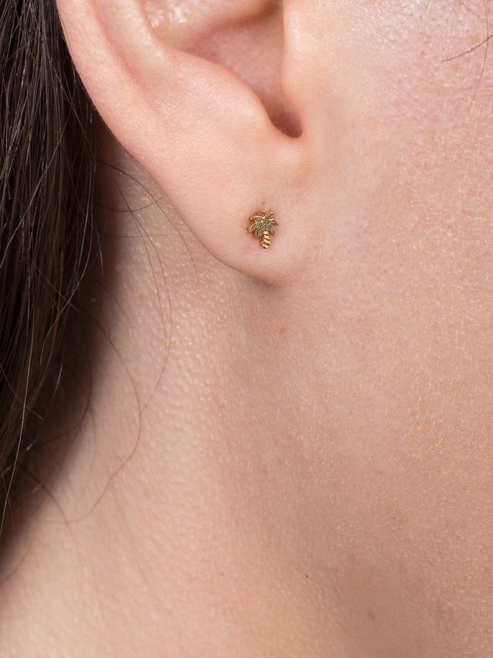 Gold petite studs