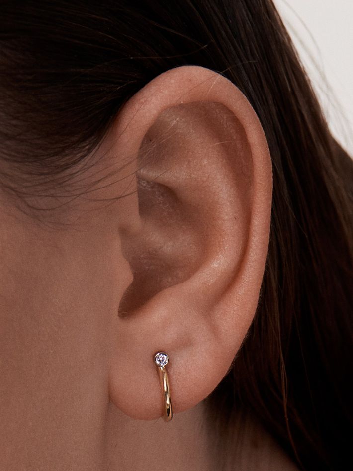 Small diamond top hoops