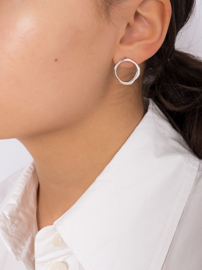 Small curves earrings