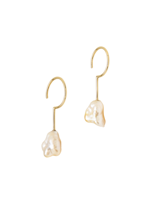 Simple cream keshi small hoop earrings photo
