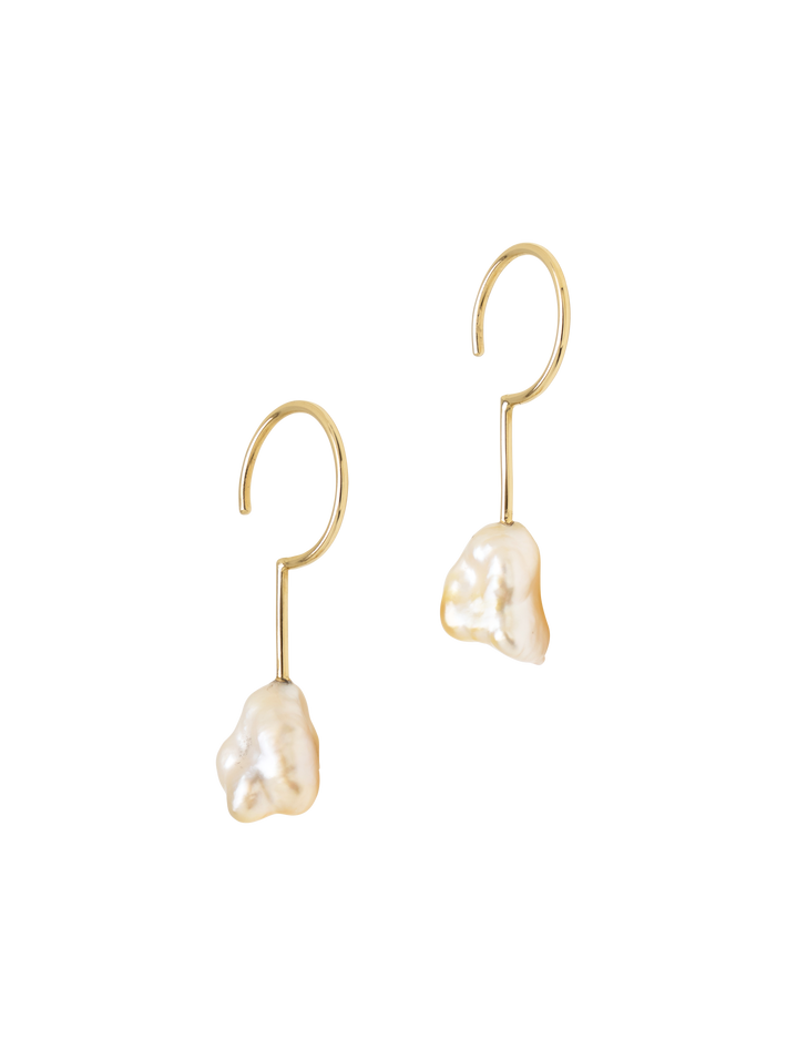 Simple cream keshi small hoop earrings