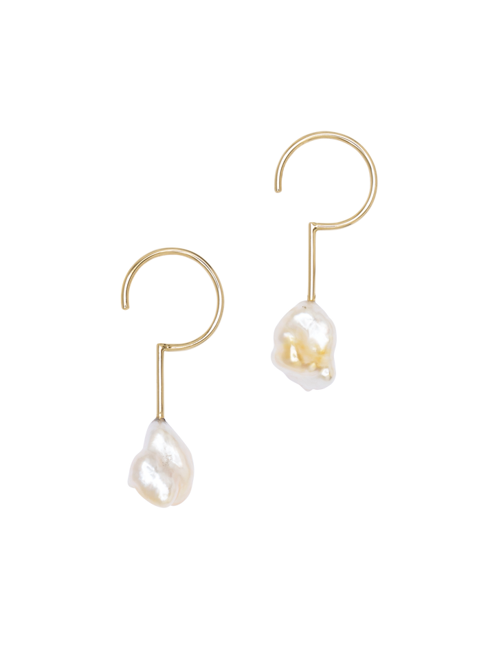 Simple cream keshi small hoop earrings