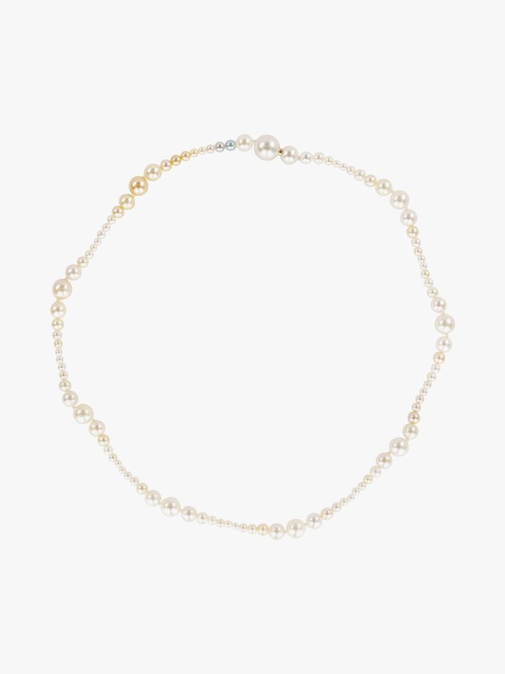 Vela pearl necklace