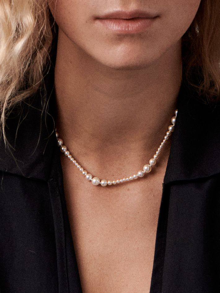 Vela pearl necklace