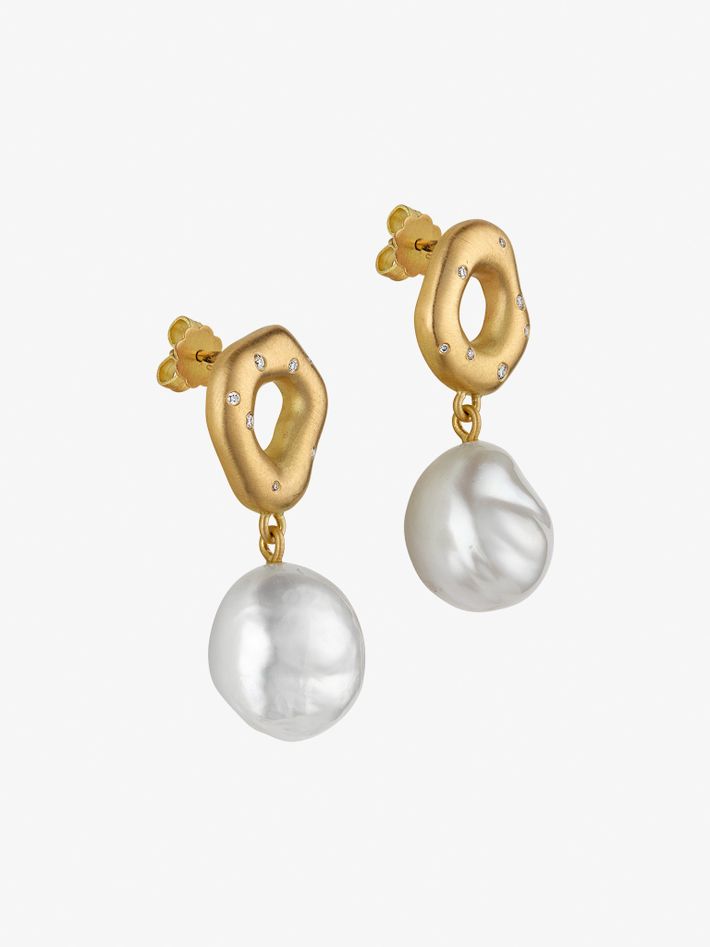 Pearl in orbit earrings