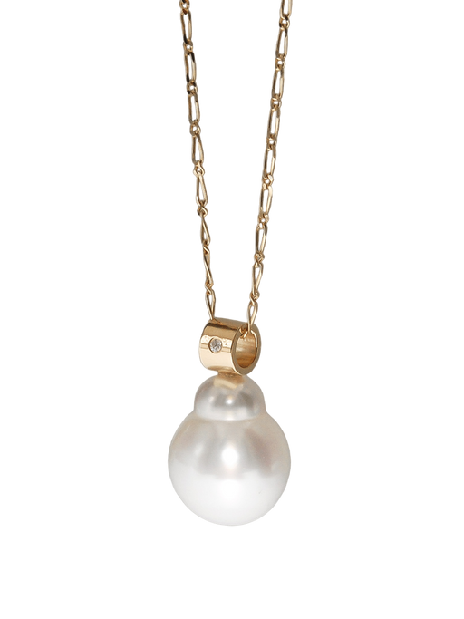 Pearl pendant with diamond photo