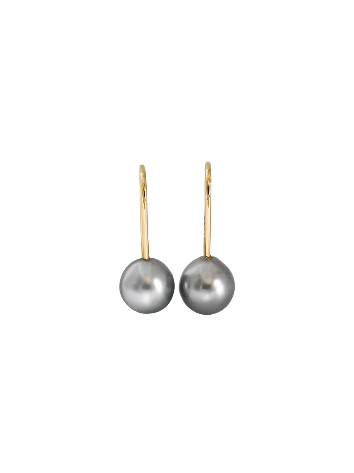 Tahitian pearl drop earrings by Julie Wagner Jewellery Finematter