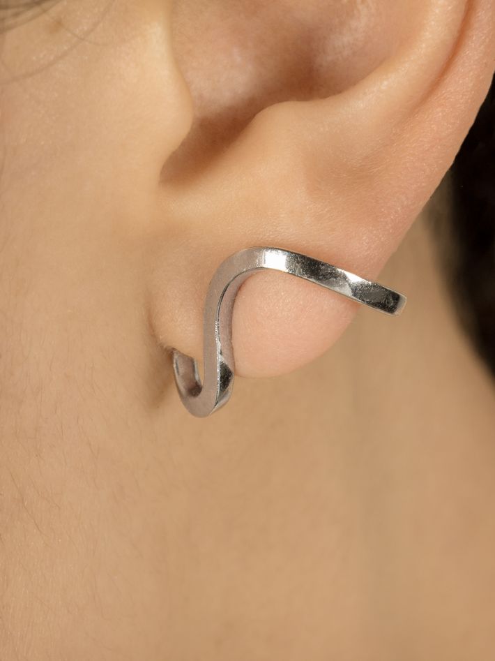 Trace earring 