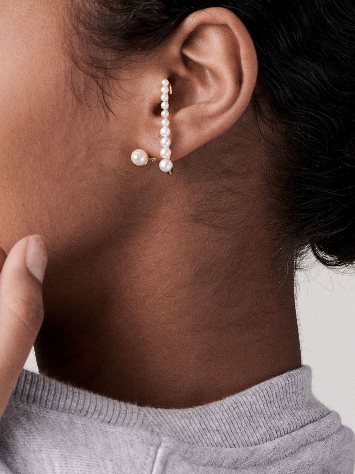 Pearl crescendo earring