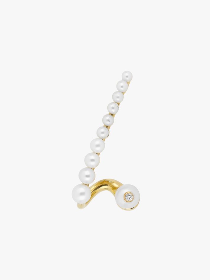 Pearl crescendo earring