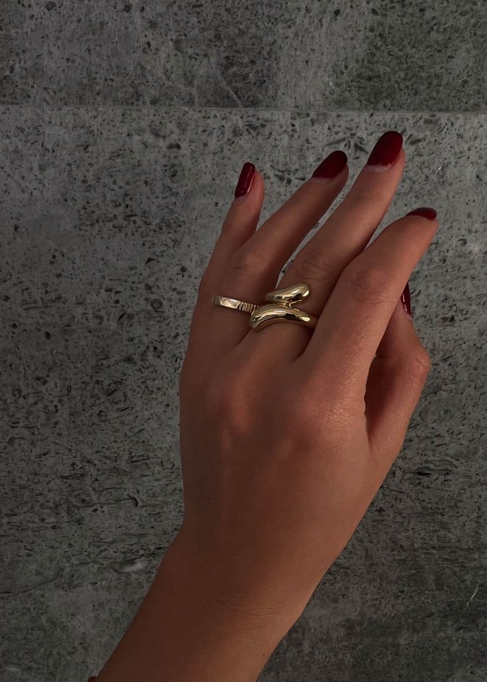 Bold willow wrap around ring gold