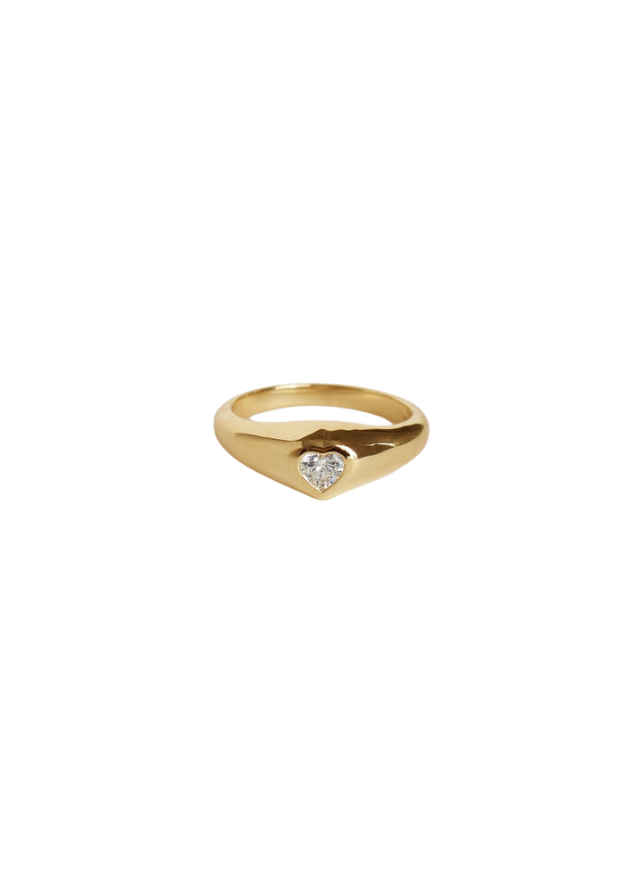 Heart signet ring diamond