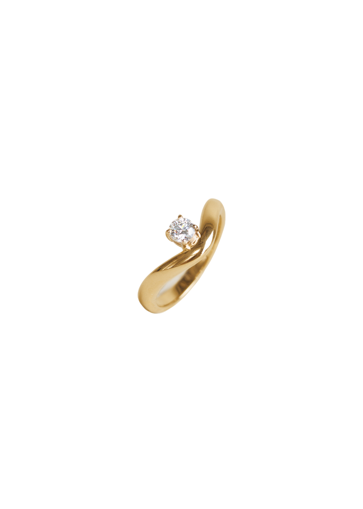 Katherine curved ring diamond