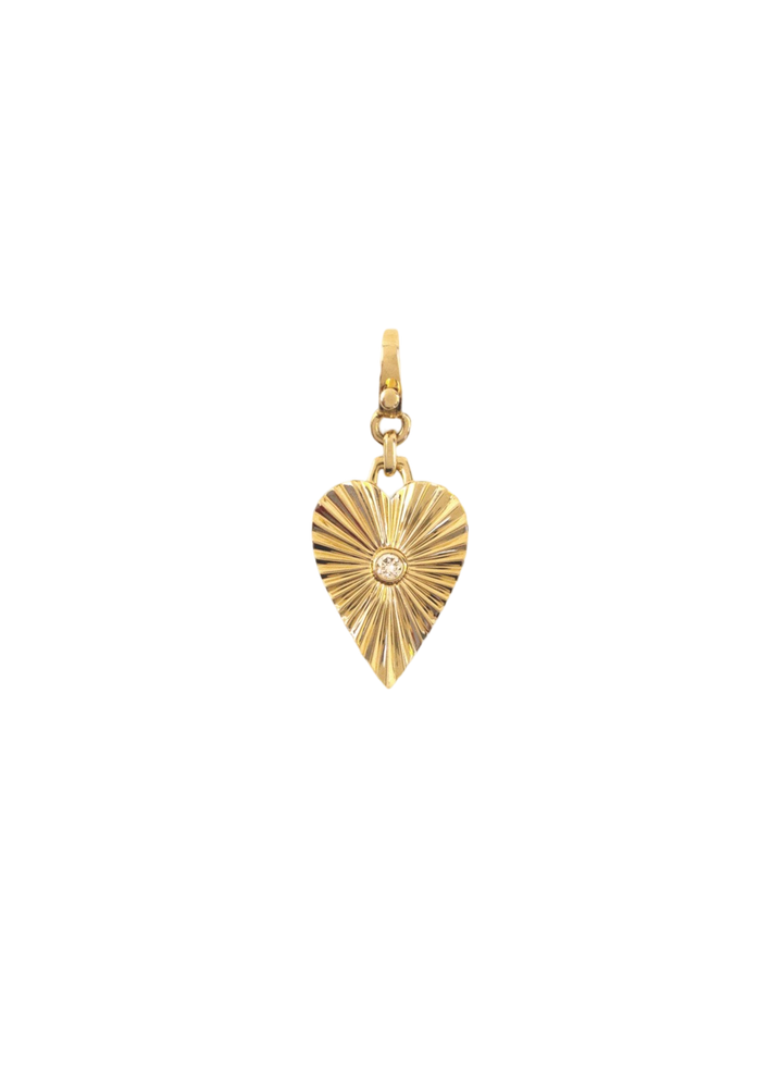 Ribbed heart pendant diamond