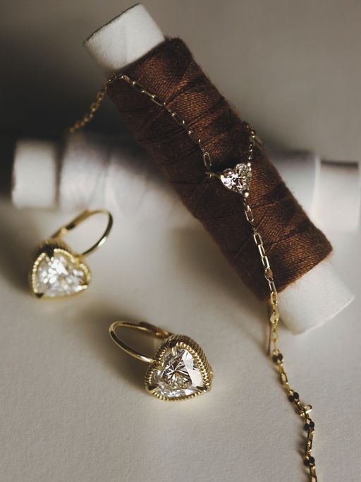 Solis Ribbed Heart Diamond Earrings photo