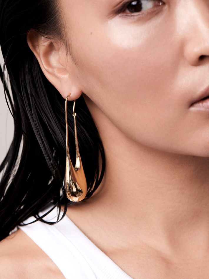 Ionic 18k gold earring