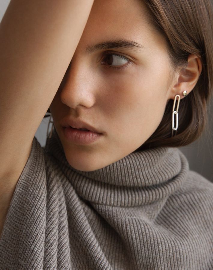 The sigh iii earring