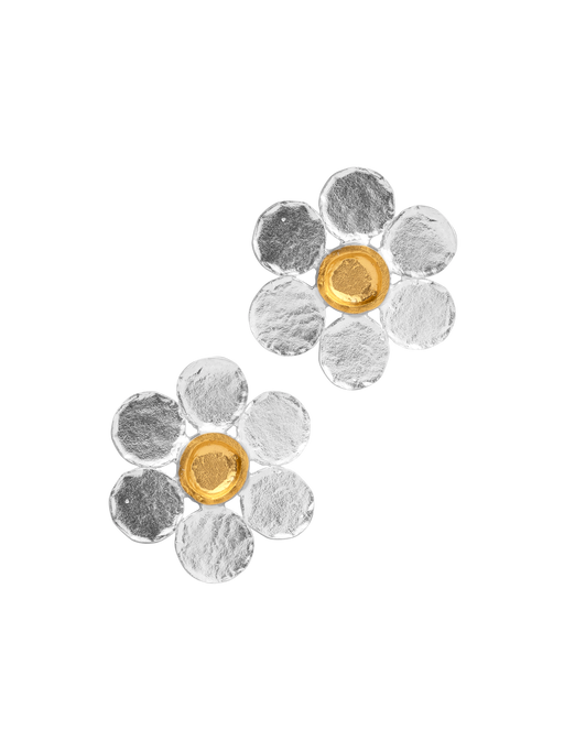 Daisy studs photo