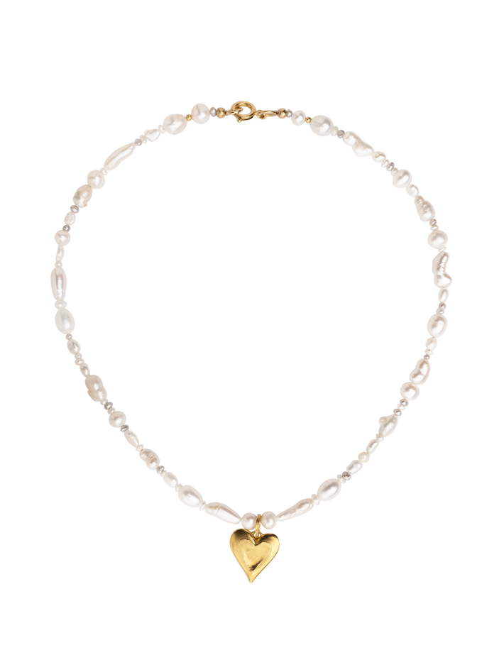 A joyas heart with baroque pearls