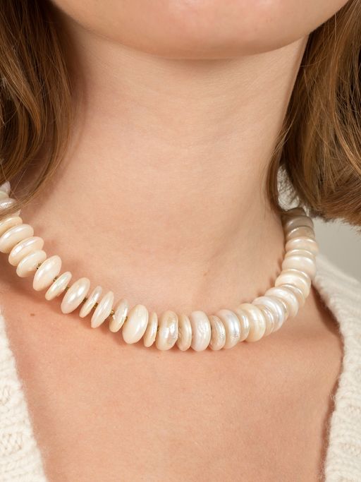 Organic button pearl necklace photo