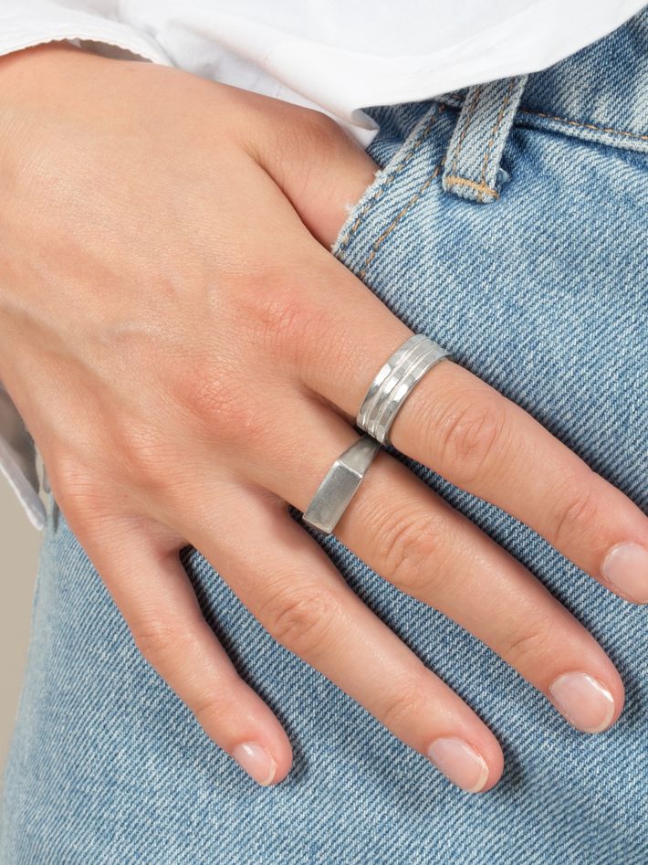 Solid stacked ring