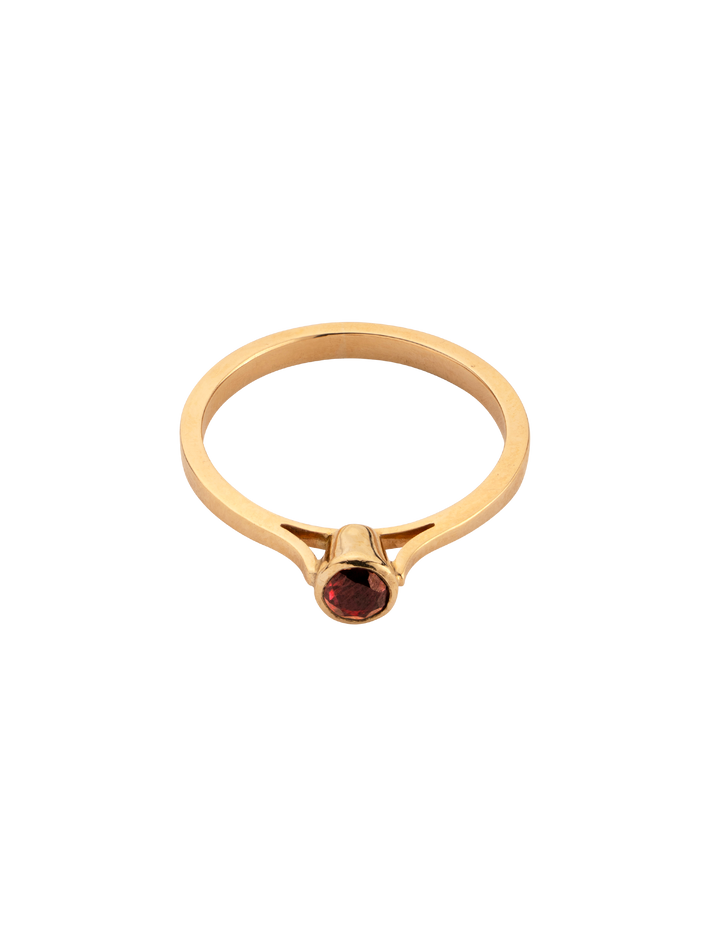 Garnet ring in 9kt rose gold