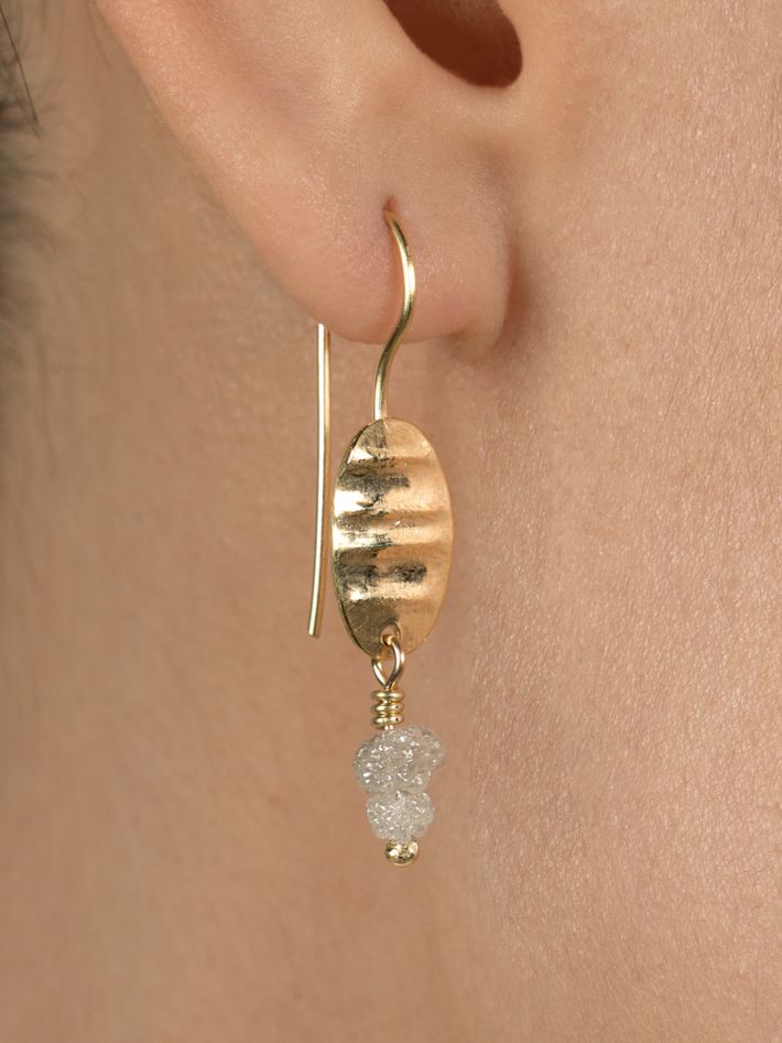 Tribal earrings with grey raw diamonds
