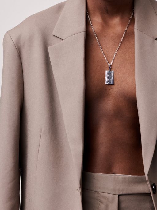 Erte pendant photo