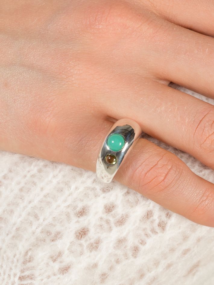 Pebble ring