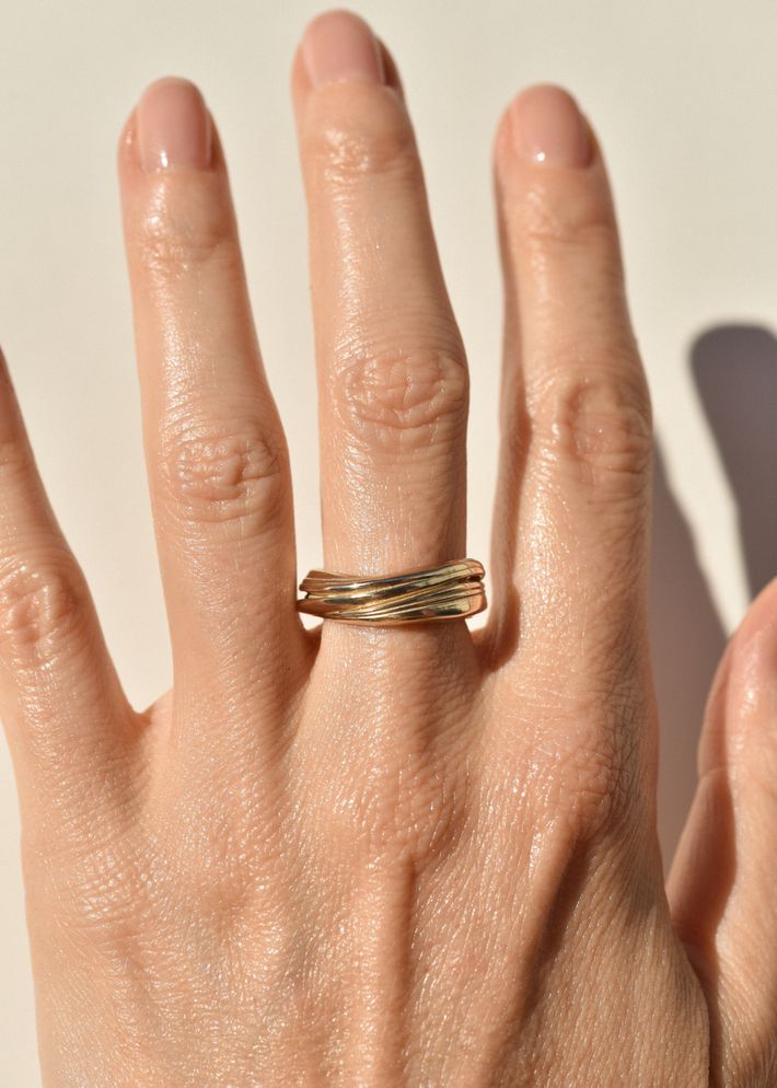 Gold soft wave ring