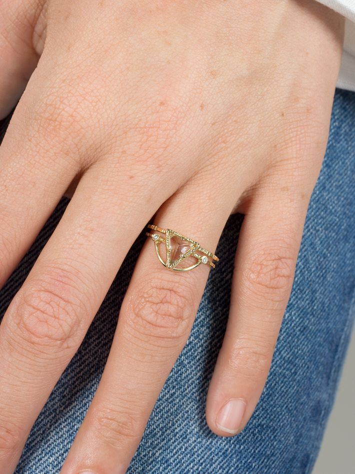 Power triangle ring -champagne