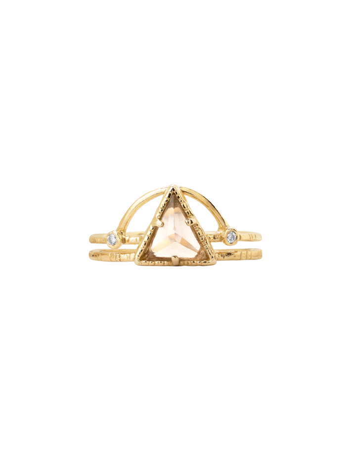 Power triangle ring -champagne