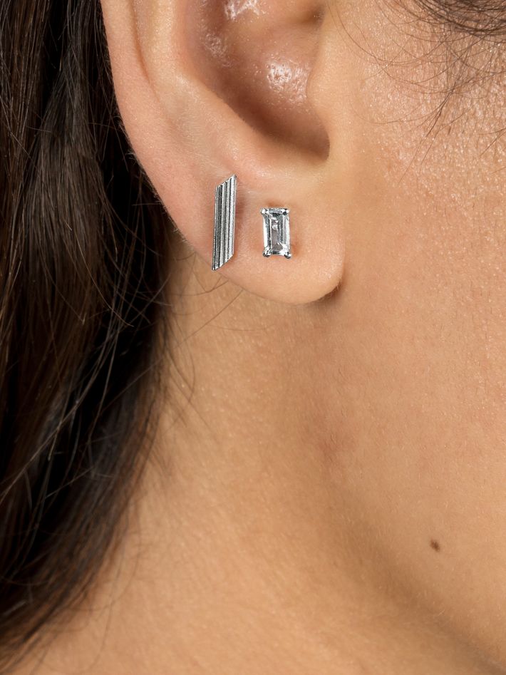 Strata earring 01 silver