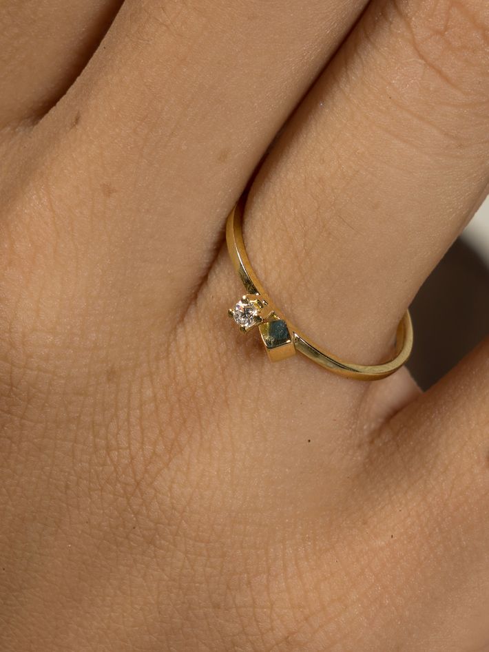 (un)refined ring 17 18k yellow gold 