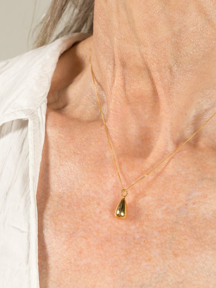 Golden teardrop necklace