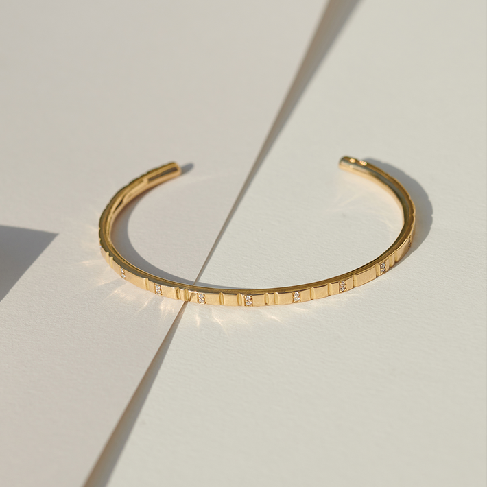 Lovelines Embrace Bangle