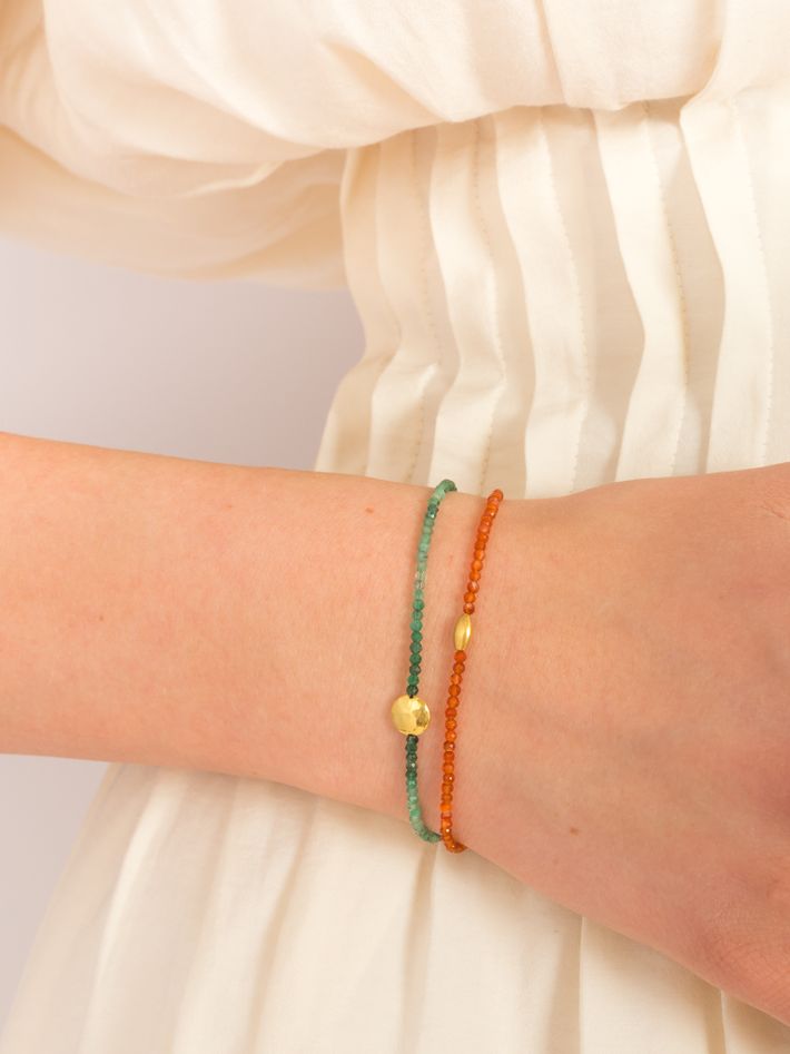 Carnelian and gold bead beaded bracelet