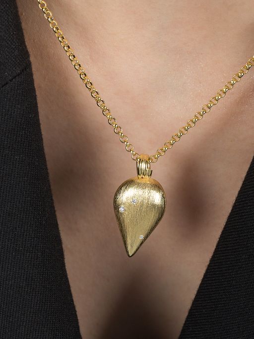 Štěstí necklace with diamonds photo