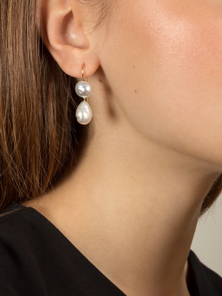 Two pearl earring