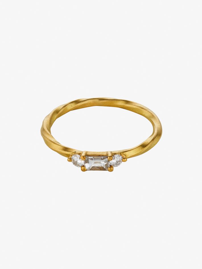 Flow diamond ring