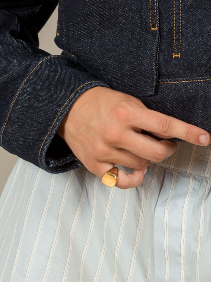 Square face signet ring