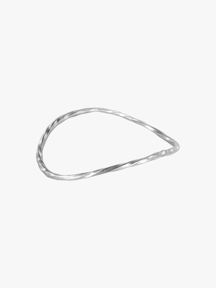 Flow wave bangle